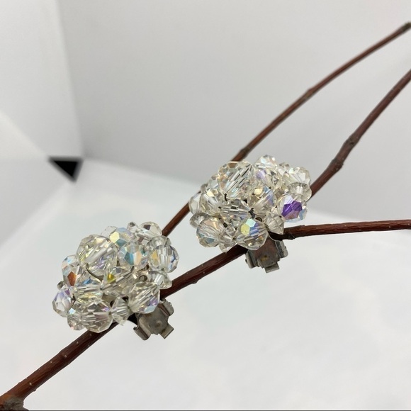 AURORA Borealis Clear Crystal Beaded Cluster Clip-On Vintage Earrings - Picture 4 of 9